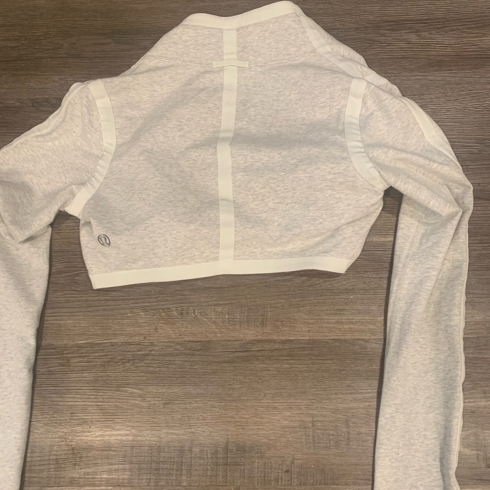 Lululemon super cropped shrug style jacket-super cute -S - Picture 2 of 5